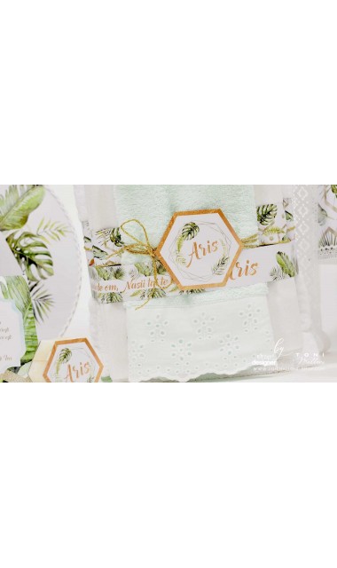 Trusou de botez cu animale gold din jungla si pattern frunze palmier Gold Jungle Tropical 30